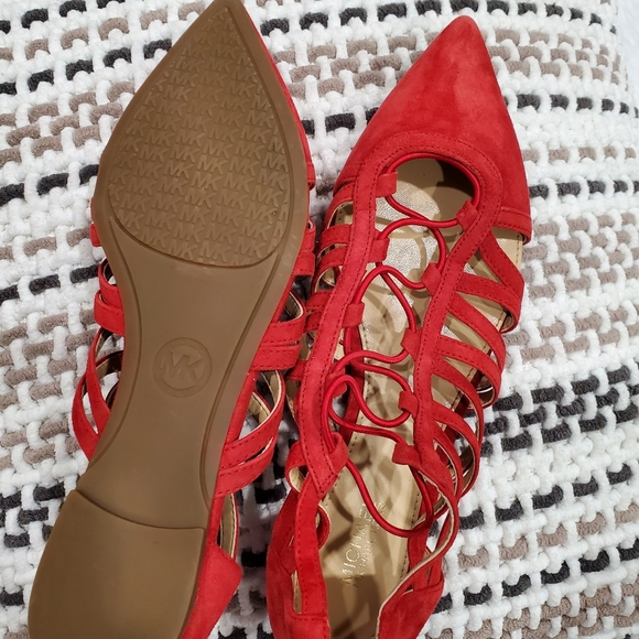 Red shoes - Picture 3 of 4